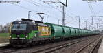 LTE Logistik und Transport GmbH, Graz [A] mit der geleasten ELL Vectron  193 740  [NVR-Nummer: 91 80 6193 740-8 D-ELOC] und einem Getreidezug am 24.03.26 Höhe Bahnhof Rodleben.