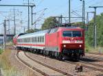 PbZ mit 120 132-6 bei der Durchfahrt im Bhf.