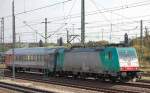 186 130-1 mit einem russischem Schlafwagen (neue Farbgebung) als PbZ Richtung Berlin-Grunewald am 04.10.11 Berlin-Beusselstr.