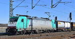 RTB CARGO GmbH, Düren [D] mit der geleasten polnischen ATLU Lok  E 186 134  [NVR-Nummer: 91 51 6270 005-7 PL-ATLU] und einem Containerzug am 20.03.25 Höhe Bahnhof Rodleben.