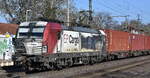 EPCI - EP Cargo Invest, a.s., Praha [CZ]  mit der Vectron  383 061-9  [NVR-Nummer: 91 54 7383 061-9 CZ-LTEU], aktueller Leasingnehmer unklar und einem Containerzug am 27.03.25 Höhe Bahnhof