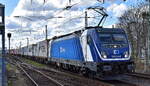 ČD Cargo a.s., Praha [CZ] mit ihrer  388 016-8  [NVR-Nummer: 91 54 7388 016-8 CZ-CDC] und einem Containerzug am 01.04.25 Höhe Bahnhof Magdeburg-Neustadt.