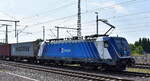 ČD Cargo a.s., Praha [CZ] mit ihrer   388 023-4  [NVR-Nummer: 91 54 7388 023-4 CZ-CDC] und einem Containerzug am 09.08.25 Höhe Bahnhof Magdeburg Hbf.