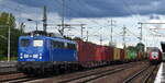 Eisenbahnbau- und Betriebsgesellschaft Pressnitztalbahn mbH, Jöhstadt (PRESS) mit ihrer  140 038-0  (NVR:  91 80 6140 851-7 D-PRESS ) für METRANS mit einem Containerzug am 30.08.25 Höhe