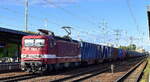 DeltaRail GmbH, Frankfurt (Oder) mit ihrer  243 559-2  (NVR:  91 80 6143 559-3 D-DELTA )  und einem Containerzug am 30.08.25 Höhe Bahnhof Schönefeld b.