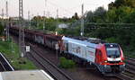 MEG - Mitteldeutsche Eisenbahn GmbH, Schkopau [D] mit der geleasten ELP Eurodual Lok  2159 235-1  [NVR-Nummer: 90 80 2159 235-1 D-ELP] und einem Ganzzug Drehgestell-Hochbordwagen (leer) am Abend des