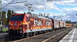 DB Cargo AG, Mainz [D] mit ihrer  185 077-5  [NVR-Nummer: 91 80 6185 077-5 D-DB] und einem gemischtem Güterzug am 23.09.25 Durchfahrt Bahnhof Roßlau (Elbe).