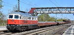 DB Cargo AG, Mainz [D] mit ihrer  232 309-5  [NVR-Nummer: 92 80 1232 309-5 D-DB] und einem gemischten Güterzug Richtung Rbf. Seddin am 22.04.26 Höhe Bahnhof Saarmund.