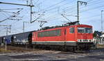 Leipziger Dampf KulTour GbR, Leipzig mit ihrer  155 249-6  (NVR:  91 80 6155 249-6 D-LDK ) und einem Getreidezug am 18.12.25 Höhe Bahnübergang Bahnhof Rodleben.