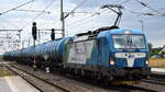 RTI - Railtrans International, s.r.o., Bratislava [SK] mit ihrer  383 111-2  [NVR-Number: 91 56 6383 111-2 SK-RTI] und einem Kesselwagenzug für Erdöldestillate, N.A.G.