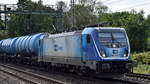 ČD Cargo a.s., Praha [CZ] mit ihrer  388 005-1  [NVR-Nummer: 91 54 7388 005-1 CZ-ČDC] und einem Kesselwagenzug (für Benzin) am 07.08.25 Höhe S-Bahnhof Dedensen/​Gümmer.