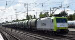 ITL Eisenbahngesellschaft mbH, Dresden [D] mit ihrer  185 517-0  [NVR-Nummer: 91 80 6185 517-0 D-ITL] und einem französischen Militärkesselwagenzug (für Düsenkraftstoff/Kerosin) am