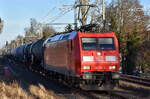DB Cargo AG, Mainz [D] mit ihrer  185 146-8  [NVR-Nummer: 91 80 6185 146-8 D-DB] und einem gemischten Kesselwagenzug aus dem PCK Schwedt Richtung Rbf.