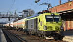 Regiobahn Bitterfeld Berlin GmbH, Bitterfeld-Wolfen [D] mit der geleasten Alpha Trains Vectron Dual Lok   248 038  [NVR-Nummer: 90 80 2248 038-2 D-RBB] und einem Ganzzug Druckgaskesselwagen (Propen)