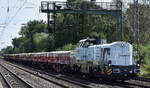 DB Cargo AG, Mainz [D] mit ihrer angemieteten von Nexrail AssetCo Sàrl? vossloh DE 12 Lok ( NVR:  92 80 4125 010-3 D-xxx?) und einem Ganzzug ÖBB-Wechselbehälter am 07.08.25 Höhe