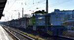 RBB - Regiobahn Bitterfeld Berlin GmbH, Bitterfeld [D] mit ihrer Mak G 1206 Lok  1123   [NVR-Nummer: 92 80 1275 120-4 D-RBB] und einem PKW-Transportzug (leer) Richtung Falkenberg (Elster) am 25.02.26