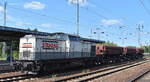 STRABAG BMTI Rail Service GmbH mit ihrer  203 166-4  [NVR-Nummer: 92 80 1203 166-4 D-BRS] und drei leeren Schüttgutkippwagen am 11.06.25 Höhe Bahnhof Schönefeld b.