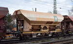 Schüttgutwagen mit dosierbarer Schwerkraftentladung und zwei Radsätzen in offener Ausführung ohne Schwenkdach zum Schottertransport vom Einsteller TANKWAGON Sp z o.o.
