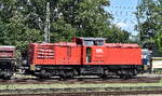Wedler Franz Logistik GmbH & Co. KG, Potsdam mit ihrer  203 217-5  [NVR-Nummer: 92 80 1203 217-5 D-WFL] bei Schotterarbeiten an den Betriebsgleisen am Rande des Bahnhof Frankfurt/Oder am 28.05.26