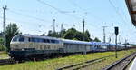 RailAdventure GmbH, München mit der angemieteten Railsystems RP Lok,Name:  Betty Boom   218 469-5  (NVR:  92 80 1218 469-5 D-RPRS ) und zwei fabrikneuen sechsteiligen Desiro HC für die