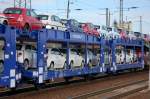 Blaue noch wie neu aussehende Autotransportwagen-Einheiten der Fa.