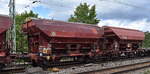 Gedeckte Schüttgutwagen mit dosierbarer Schwerkraftentladung und zwei Radsätzen der DB Cargo für die Fa.