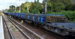 ERR (European Rail Rent) Güterwagen mit deutscher Zulassung vom Typ Rpss-x, Flachwagen mit Drehrungen mit festen Ladeschwellen als Ganzzug für den Transport von Langschienen am 07.09.15