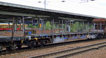 Drehgestell-Flachwagen mit Rungenaufsätzen vom Einsteller GE Capital Rail Services GmbH & Co.KG aus Hamburg mit der Nr.