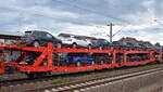 Doppelstockwaggon (Wageneinheit) für den Automobiltransport für die DB Cargo Logistics GmbH im Einsatz mit der Nr.