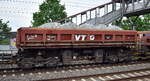 Sch�ttgutkippwagen f�r Gleisschotter vom Einsteller VTG mit der Nr. 37 RIV 80 D-VTG 6738 124-4 Fas (vermietet an BBL) in einem Schotterzug am 02.06.26 H�he Bahnhof Saarmund.