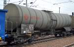 Auch ein interessanter Kesselwagen vom Einsteller ERMEWA SAS aus Berlin mit der Aufschrift  kronochem Qualit�tsleime f�r eine feste Bindung  mit der Nr.