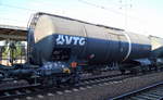 Kesselwagen vom Einsteller VTG mit der Nr. 37 TEN RIV 80 D-VTG 7841 780-5 Zacns (UN-Nr.: 33/1170 = Ethanol) am 07.12.17 Bf. Flughafen Berlin-Schönefeld.