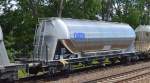 Staubgutwagen f�r Zement vom Einsteller GATX in Deutschland mit der 37 TEN-RIV 80 D-GATXD 9327 270-6 Uacns am 12.06.14 M�hlenbeck/M�nchm�hle b.Berlin.
