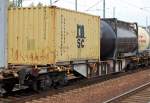 Containertragwagen vom Typ Sgnss 10 beladen mit Container und Tankcontainer eingestellt mit der Nr.