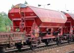 Gedeckter Sch�ttgutwagen der DB f�r die Firma YARA im Einsatz vom Typ Tds 937, ein Wagen mit zwei Rads�tzen und dosierbarer Schwerkraftentladung lt Gefahrenstofftafel (50/1942) f�r
