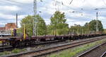 Österreichische Drehgestell-Flachwagen kurz gekoppelt vom Einsteller Rail Cargo Austria AG zum Langschienen-Transport, im Bild der Wagen mit der Nr.
