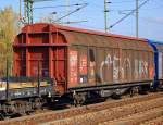 Polnischer Schiebewandwagen eingestellt mit der Nr. 21 RIV MC 51 PL-PKPC 245 7 524-6 Hbbillns 2151, 31.10.09 Bhf. Flughafen Berlin-Sch�nefeld. 