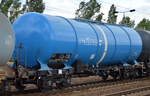 Recht neuer blauer Kesselwagen vom Einsteller RAILCO,a.s.