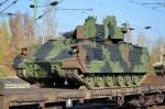 Ein US-amerikanischer Flugabwehrpanzer Typ M6 Linebacker am 31.10.15 Bhf.