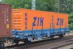 n der Vergangenheit transportierte die PKP Cargo noch ganze Containerzüge mit diesen Flachwagen mit Rungen, jetzt wo sich nach EG-Förderung eine größere Anzahl von modernen
