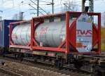Zwei TWS RENT-A-TAINER Kesselcontainer für den Transport von Phosphoer siehe UN-Nr.