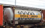 Ein Tankcontainer der schweizer BERTSCHI AG / DÜRENÄSCH mit der Zahl 10000.