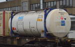 Die niderländische Logistic Group NIJMAN/ZEETANK mit einem 20’ Standard Tank Container (UN-Nr.: 338/1296 = Triethylamin) am 16.05.17 Bf.