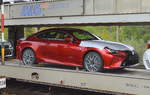 Ein fabrikneuer LEXUS LC 500, ein wunderschönes Sport-Coupé mit V8 Motor hier per Bahn zur Auslieferung am 10.05.17 Bf. Flughafen Berlin-Schönefeld.