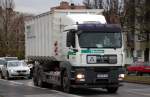 MAN TGA 26.440 Abrollkipper der Fa. Nehlsen, 27.11.12 Berlin Beusselbr�cke. 