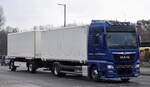 Ein MAN TGX 18.500 mit Wechselbrücke + Hänger mit Wechselbrücke am 25.03.25 Berlin Marzahn.