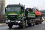 EIN MAN TGS 26.400 Baukipper (Selbstlader) + Hänger mit ATLAS 140W Mobilbagger der Fa.