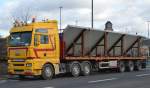 MAN Sattelzug mit Betonferigteil der Fa.