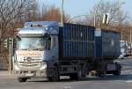 Ein MB NEW ACTROS 2545 Abrollkipper + Hänger der Fa.