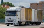 MB NEW ACTROS 2545 H�ngerzug mit hochwandigem Planepritschen-Aufbau der Fa.